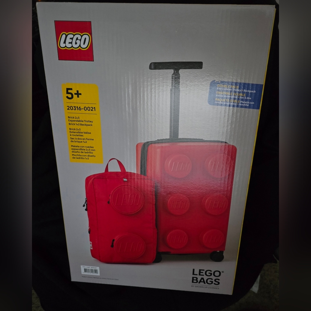 Lego Signature Brick 2x3 Trolley Expandable 21.5 inch carry-on luggage (RED)